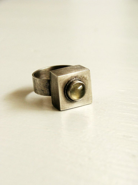 Geometric Ring Prehnite