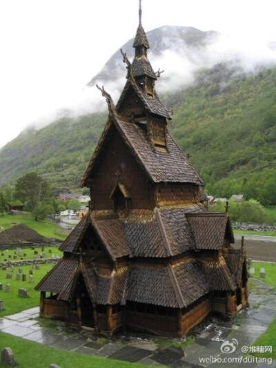 Borgund教堂，挪威最大、设计最华丽的木板教堂。