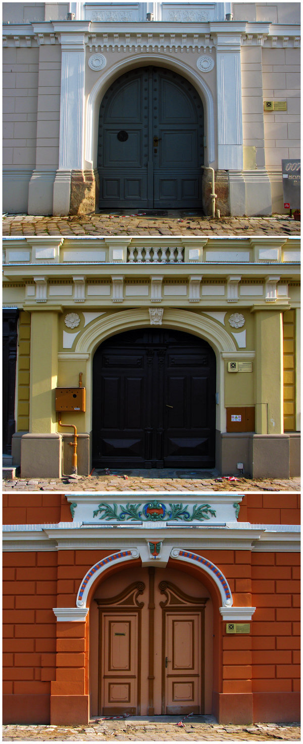 Gates in TimisoaraPlace: Unirii's Square - TimisoaraStyle: Baroque