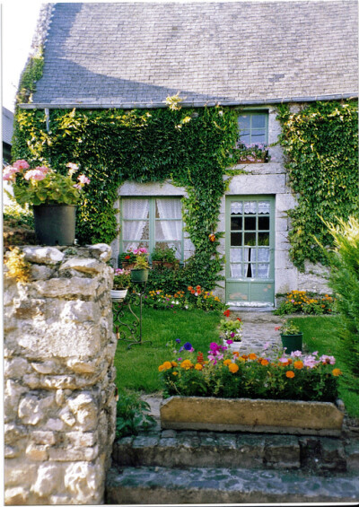 Cottage, Regneville sur Mer, Normandy