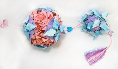纸球花的制作最为强调的就是组合，我喜欢这种组合感，尤其是这个纸球花教程，上手一做才发现。。组合的如此有艺术，教程地址：http://www.zhidiy.com/gongyizhiyi/3647/