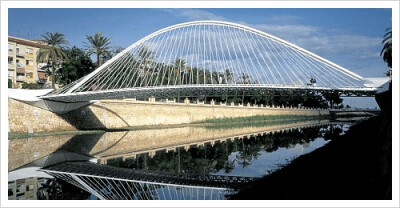 建築師聖地牙哥‧卡洛特拉瓦(Santiago Calatrava)Manrique Bridge - 人行橋Murcia, Spain. 1996-1998