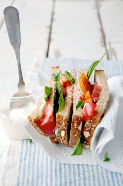 Tomato,Basil and Mayo Sandwiches