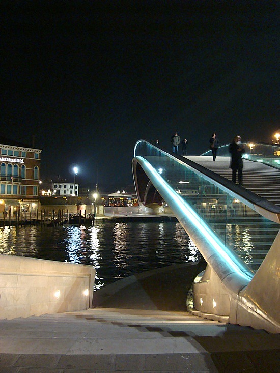 Bridges and Buildings by 西班牙 建築師 聖地牙哥‧卡洛特拉瓦 Santiago Calatrava , Bridge in Venice