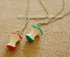 只剩下果核依旧美丽