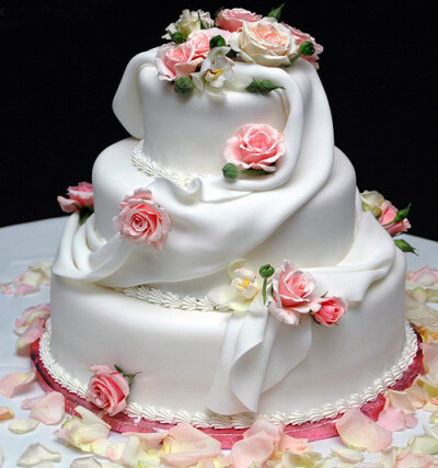 结婚蛋糕。。华丽丽滴美啊~