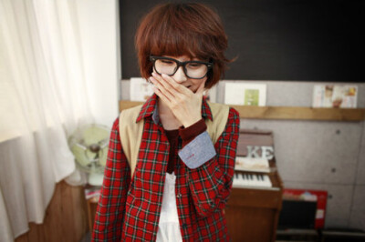 我喜欢在你的背后默默的跟着你的影子走。眼光再怎么不好，我也灰找到你你