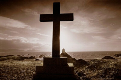 A Cross I.s.l.a.n.d: G.l.y.n D.a.v.i.e.s