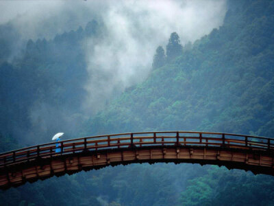 旅行时路过的风景，日本岩国的「锦带桥」