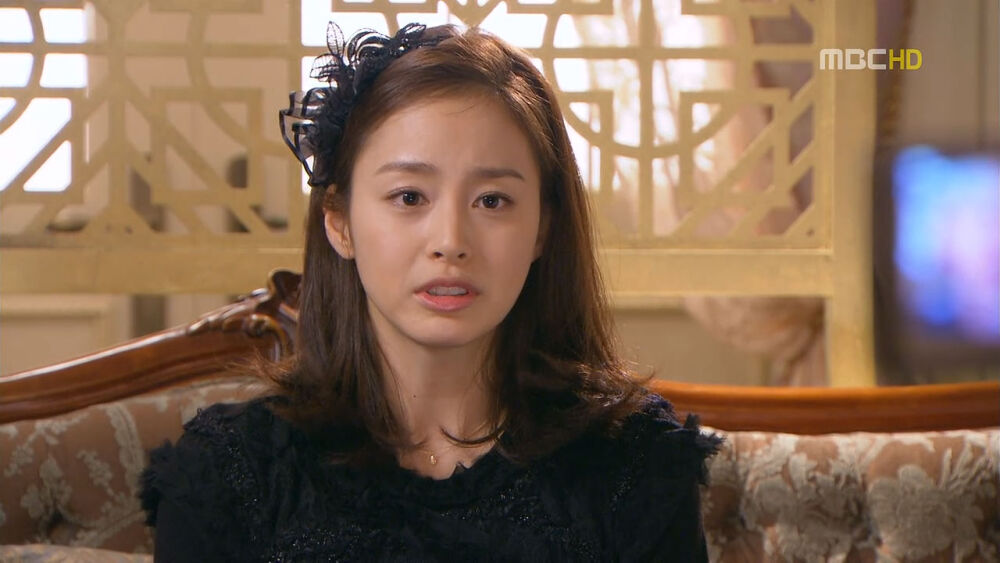 《我的公主》截图 发饰、衣服都是黑的，很高贵~