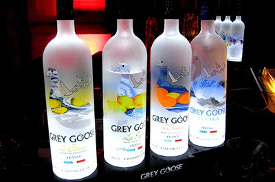 grey goose法国灰雁伏特加，可是我只要瓶子。o(∩_∩)o