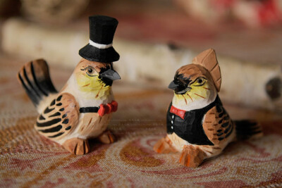 手工实木雕刻做旧/红领结鸟