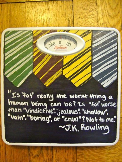 胖真的那么糟糕吗？看看这个体重计上的标语也许会释然一些。