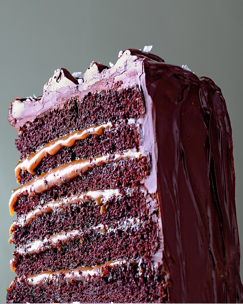 六层巧克力蛋糕