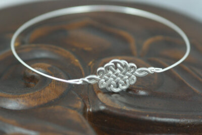 Silver Oriantal knot modern thin bangle by simplychic93 on Etsy