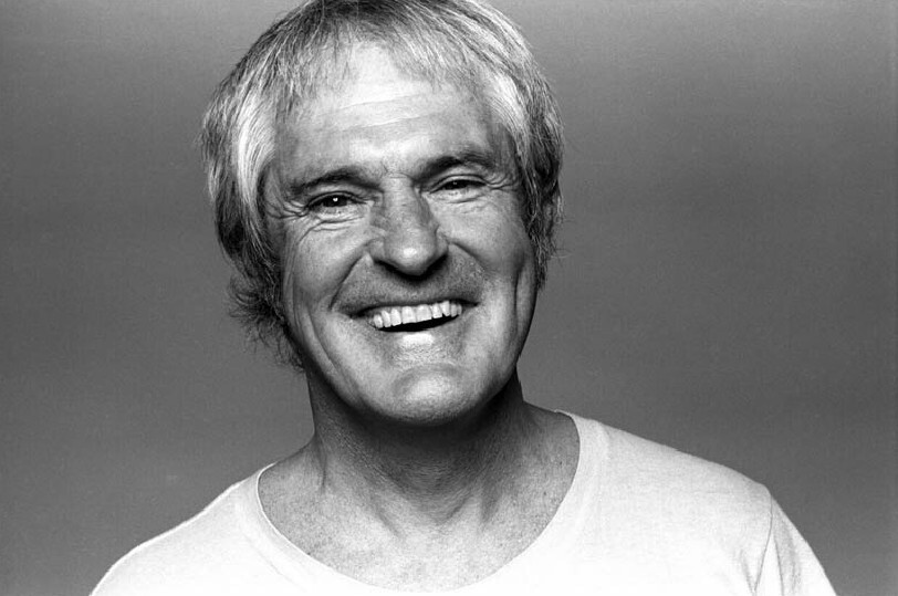 timothy leary 洛杉矶，1976。美国心理学家，1960年首次应用麦酸胺麻醉剂LSD，并认为这是“获得宇宙意识的钥匙”。