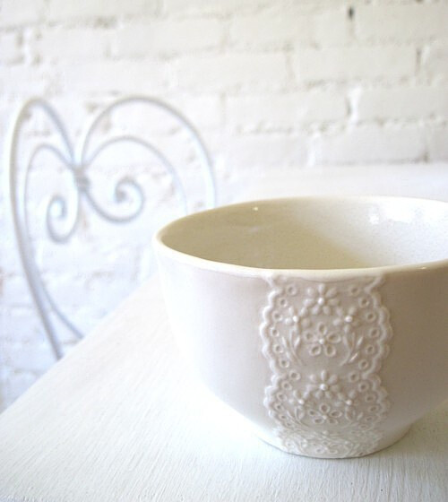蕾丝瓷碗