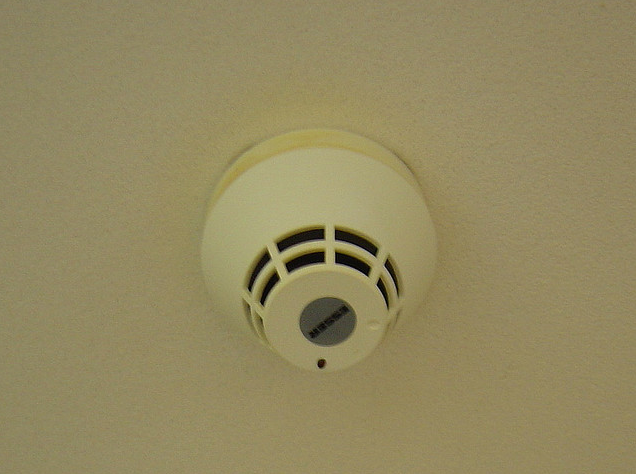 smoke detector 烟雾探测器