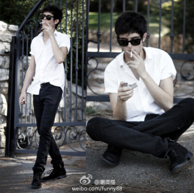 Fall in love with you is like used to smoke a cigarette, I want to know how to quit you. 爱上你就好像是习惯了抽某种烟，我多想知道怎么戒掉你。