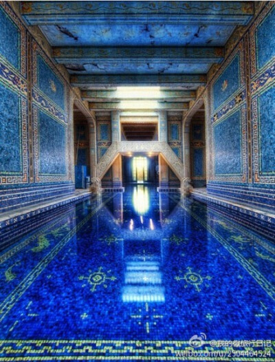 赫氏古堡（Hearst Castle）——世界上最昂贵的私人住宅，其中最富盛名的就是这个奢华的游泳池，设计完全模仿古希腊、罗马建筑~~大爱这种蓝调~~