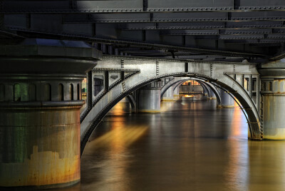 "Queens Bridge"