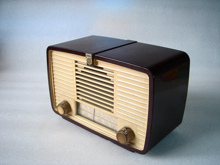 飞利浦小电子管收音机