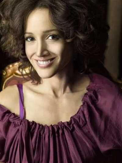 Jennifer Beals