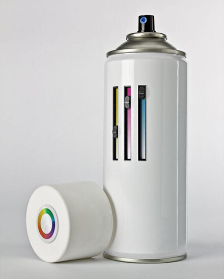 Mister Solo设计的All In One喷漆罐，稍懂一点色彩知识就可以滑动三种原色的配比调出任何颜色，再也不用买一堆不同颜色的喷漆了。via：http://t.cn/zObiFlR