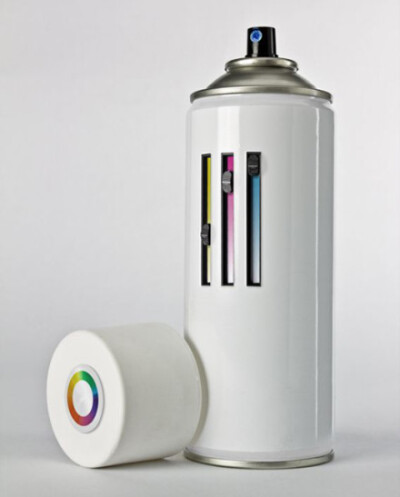 Mister Solo设计的All In One喷漆罐，稍懂一点色彩知识就可以滑动三种原色的配比调出任何颜色，再也不用买一堆不同颜色的喷漆了。via：http://t.cn/zObiFlR