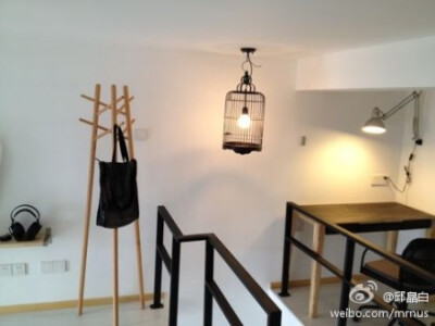 木智工坊S02衣帽架作品。
