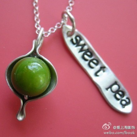 Etsy的甜豌豆项链，由萨德洛 Sweet Pea Necklace.