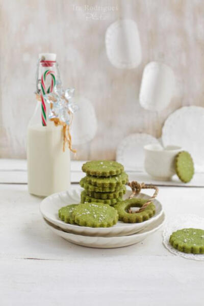 CookingTackle: Matcha (green tea) sea salt cookies