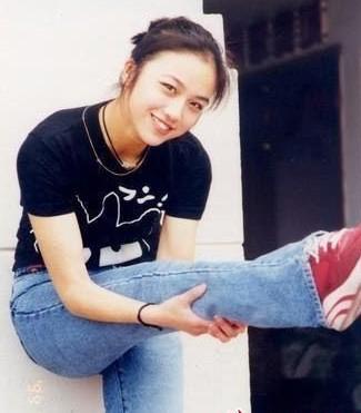 19岁汤唯，婴儿肥还很严重