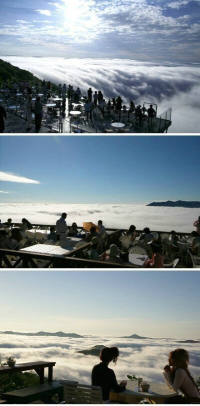 【离天国最近的咖啡厅】伟大的自然环境所孕育出的梦幻世界—云海，被称为距离天国最近咖啡厅，它便是北海道星野度假村Tomamu的“云海Terrace”。在这里，顾客可以俯视山下，漫天云海触手可及。