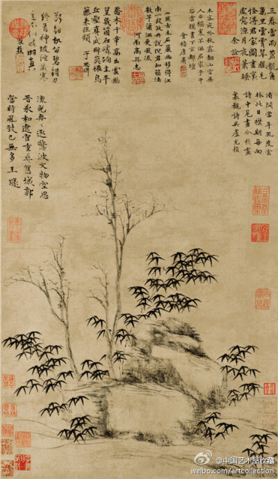 #水墨画#【 元 倪瓒 《古木竹石图》 】纸本，墨色，64.3×37.3cm，北京故宫博物院藏。 此图是元四大家之一倪瓒的代表作。其画山水多以水墨为主，喜作江南景色或疏林坡石。他画的竹子极负盛名，坡石间疏竹数丛，枯树两…