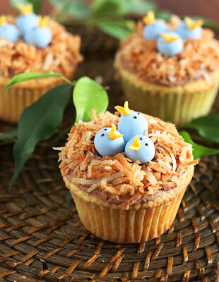 bird's nest cupcakes