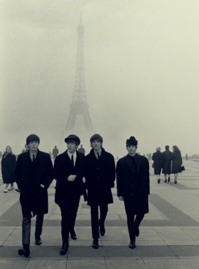 BEATLES IN PARIS