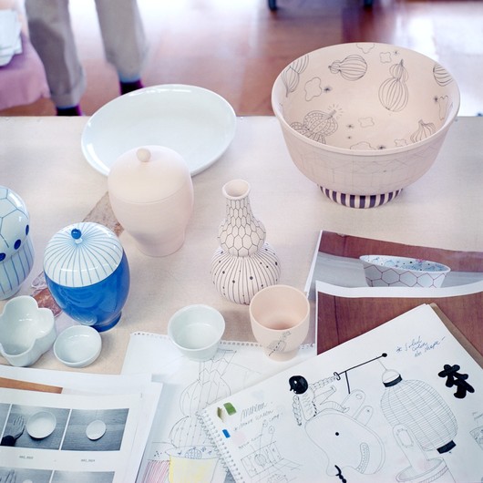 Presented at Tokyo DesignTide 2010, Hayon's latest tableware Japanese porcelain Collection.