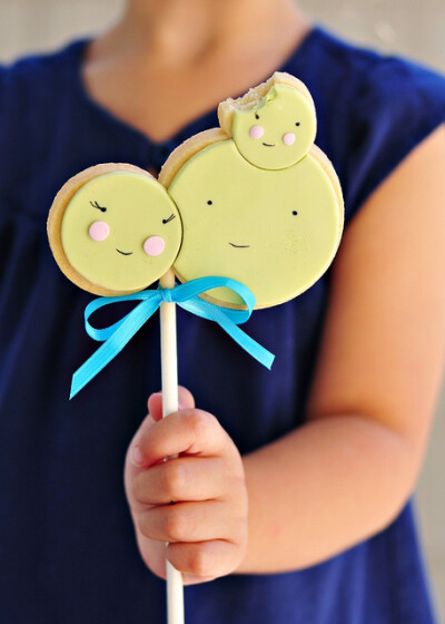 Little Pea Sugar Cookie Pops and a Virtual Baby Shower