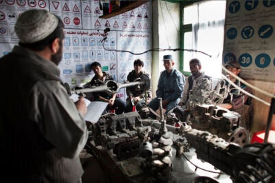 不容易啊，瞧瞧人家阿富汗的驾驶学校（24图）