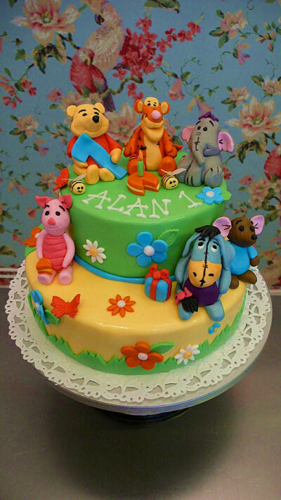 Winnie the Pooh Birthday Cake