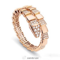 宝格丽Serpenti系列单环手镯，玫瑰金蛇身间隔密镶钻5.17克拉～宝格丽Serpenti系列单环手镯，玫瑰金蛇身间隔密镶钻5.17克拉～
