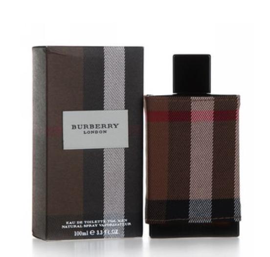 已入 Burberry LONDON