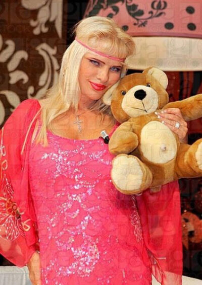 奶奶级艳星 – Cicciolina 60岁了（16图）