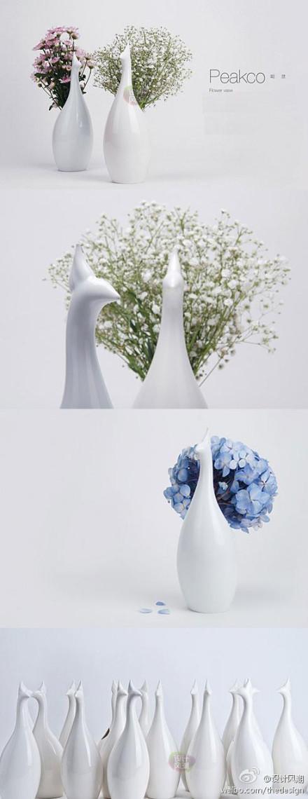 【奇趣产品】来自韩国工作室Tale Design的创意，孔雀花瓶（Peakco Vase）——陶瓷材质做成的雅致空缺，只需要将最爱的花草插将上去，立马成就那一片孔雀开屏的胜景，活色生香！