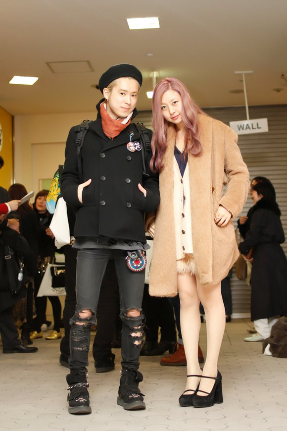 发色很好看啊。。男士也很可爱内