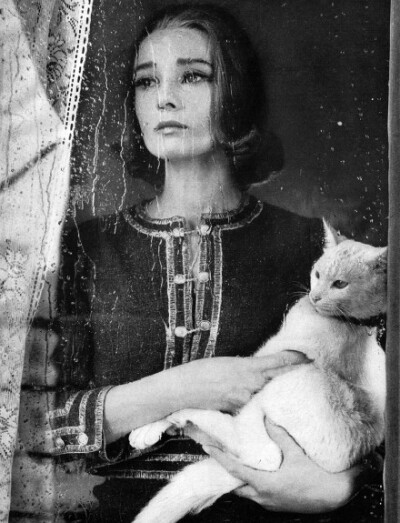 你没有见过的奥黛丽·赫本。纽约摄影师Richard Avedon