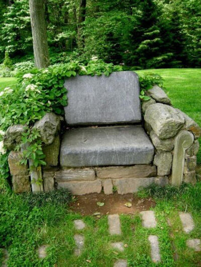 石头的椅子