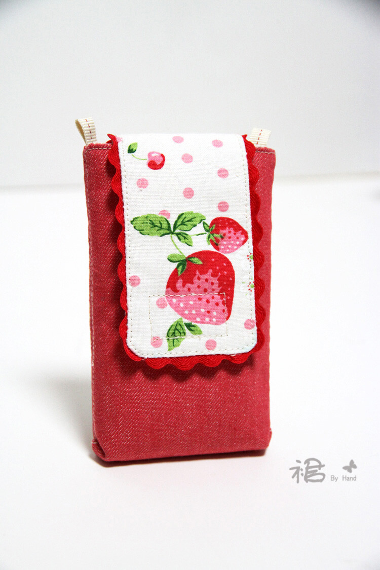 草莓控，iphone包，手机包，相机包http://item.taobao.com/item.htm?id=15896844677&