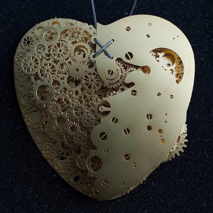 “精神错乱的机械心脏”纸艺雕塑--Insanely Detailed Mechanical Heart Paper Sculptures